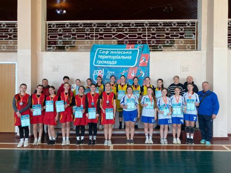 Драйвові баскетбольні ігри серед дівчат 9-11 класів з баскетболу.